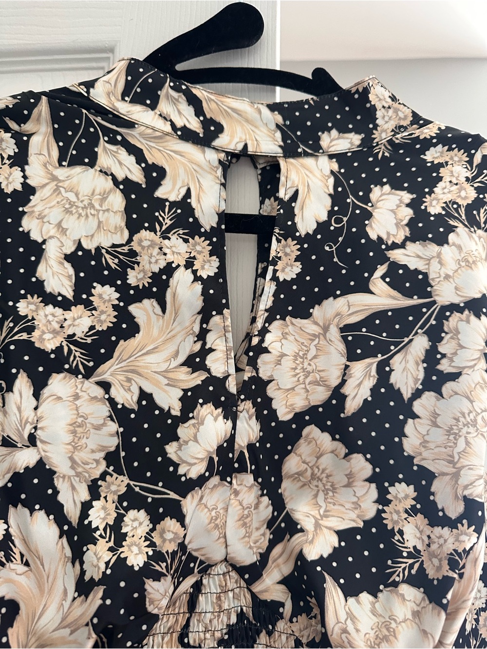 Guess by Marciano Black Floral Mock Neck Top with Cream Accents - Picture 4 of 6